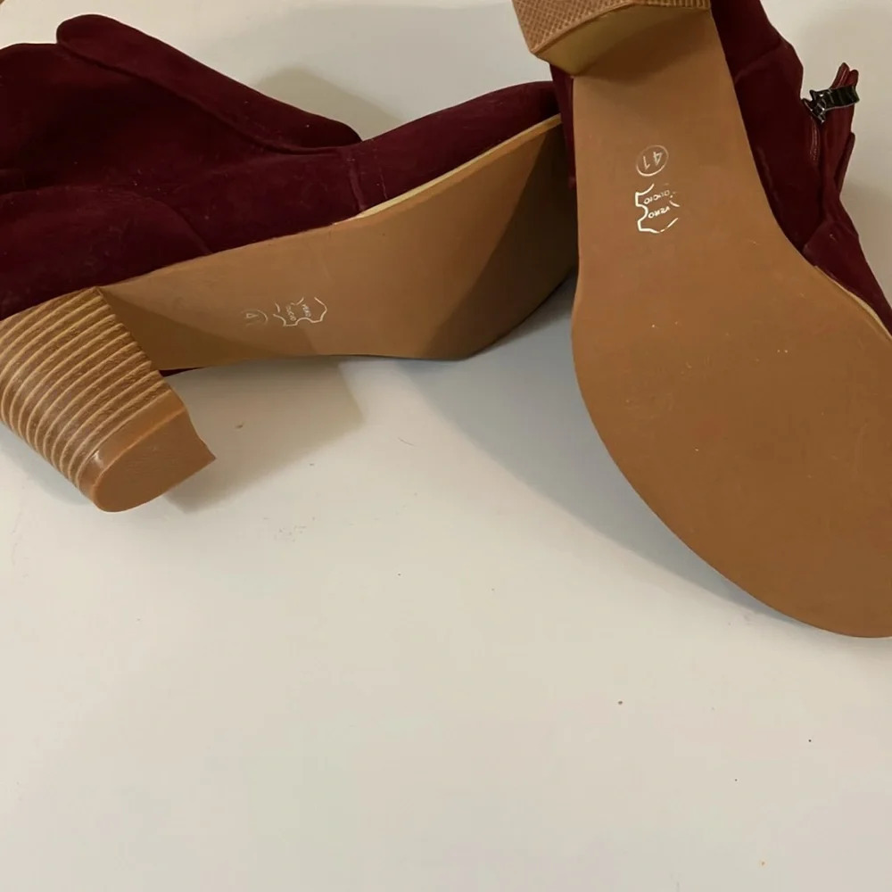 VERO CUOIO Italian Made Burgandy Suede Ankle Boots. Size 41 Excellent preowned - Picture 7 of 13